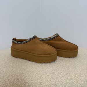 ZUECO UGG CAMEL