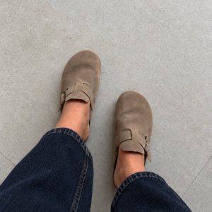 ZUECO HEBILLA TAUPE